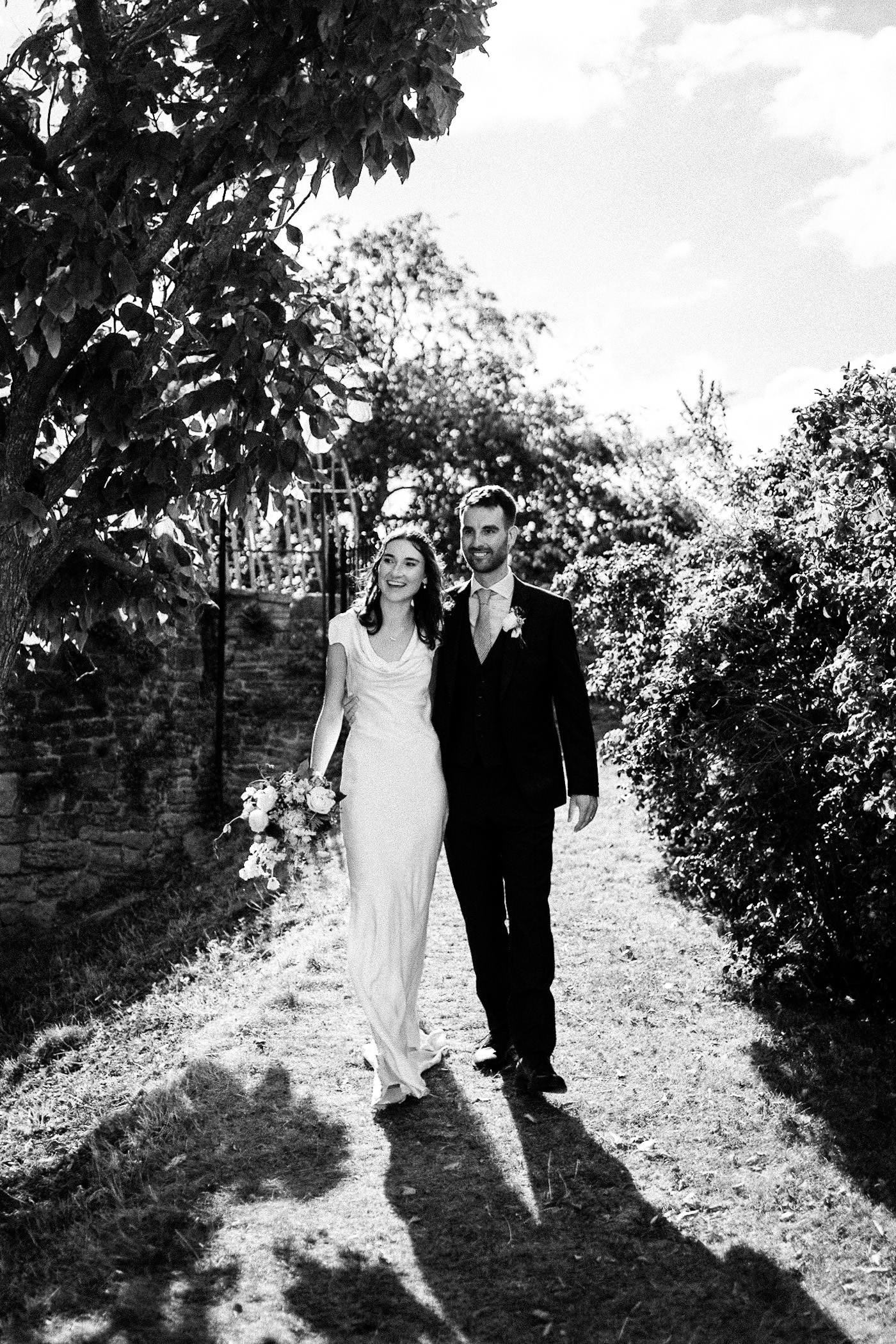 USK CASTLE WEDDING PHOTOGRAPHY FESTIVAL STYLE 006 USK CASTLE WEDDING PHOTOGRAPHY FESTIVAL STYLE 006